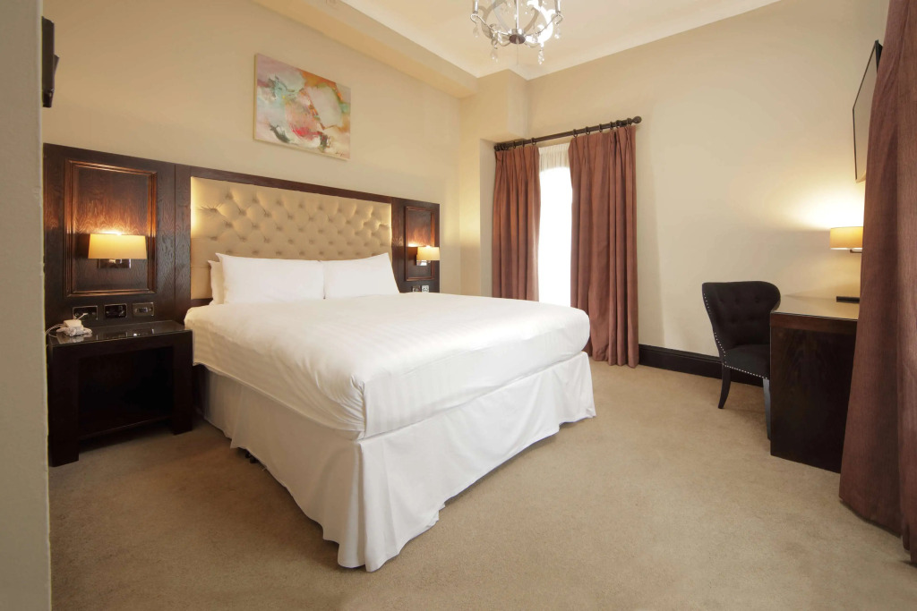 The Victoria Hotel, Bradford by Sunday