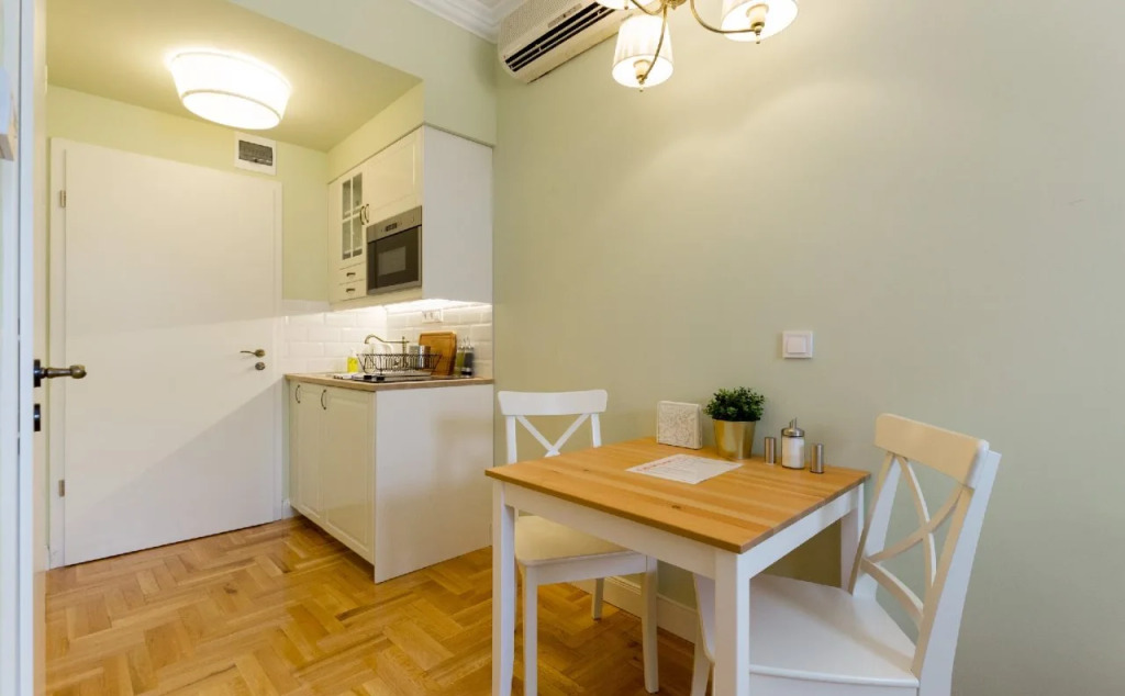 Roland Apartments