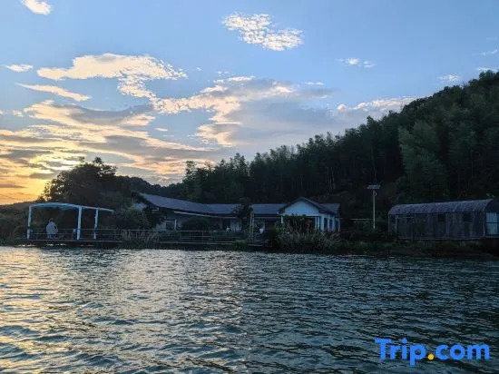 Lushan West Sea at Waterside B&B