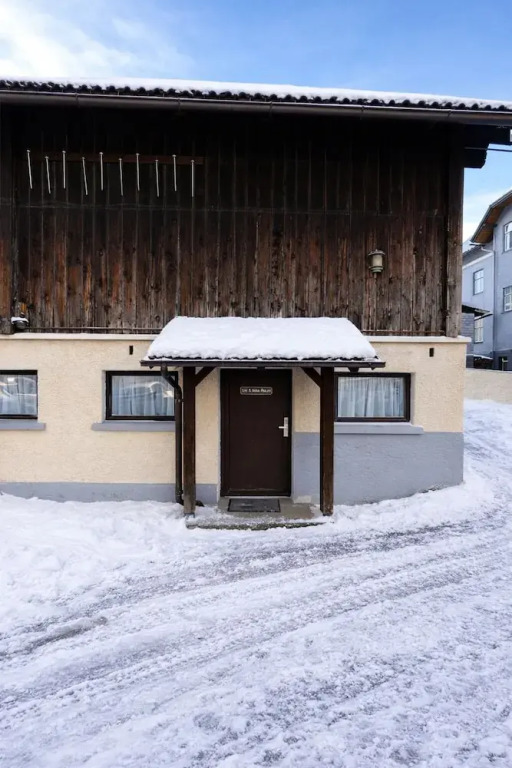 Levio Homes Sunny Alpine Apartments with Balconies