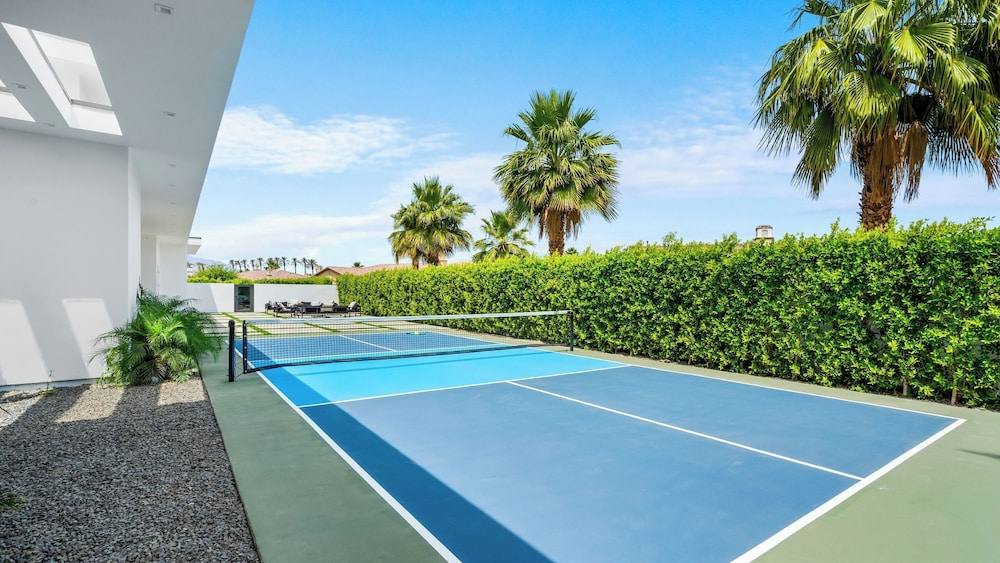 Sleeps 54 3 Luxury Villas w/ Pool + Spa, Pickleball Bravo by Avantstay
