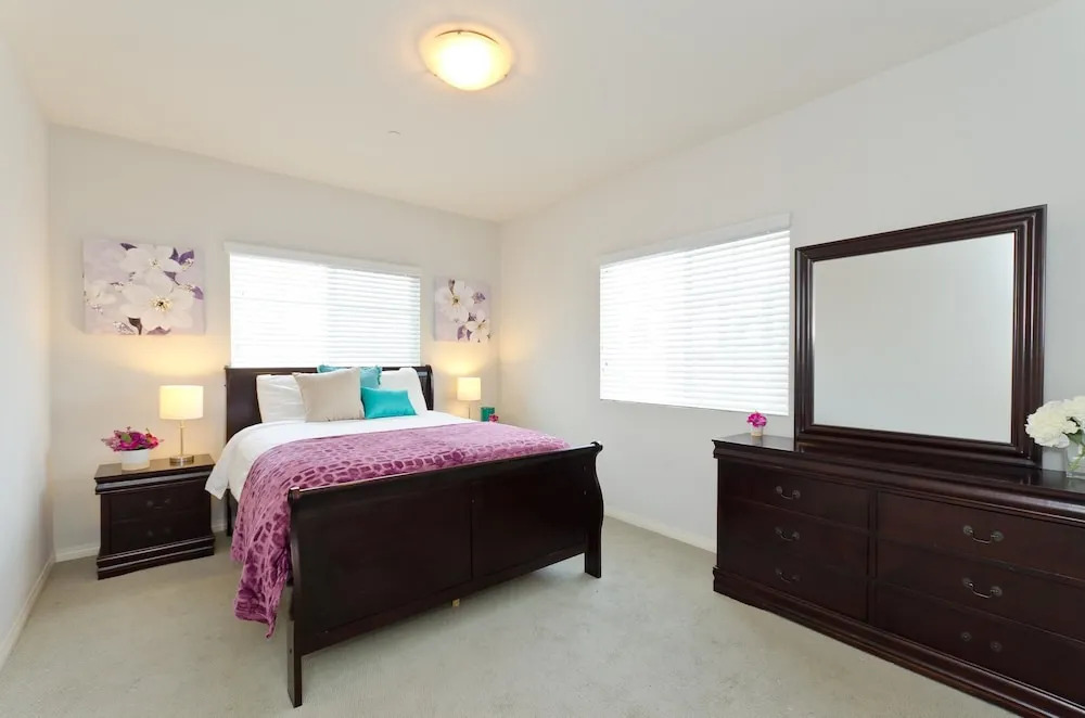 LA009 3 Bedroom Apartment By Senstay