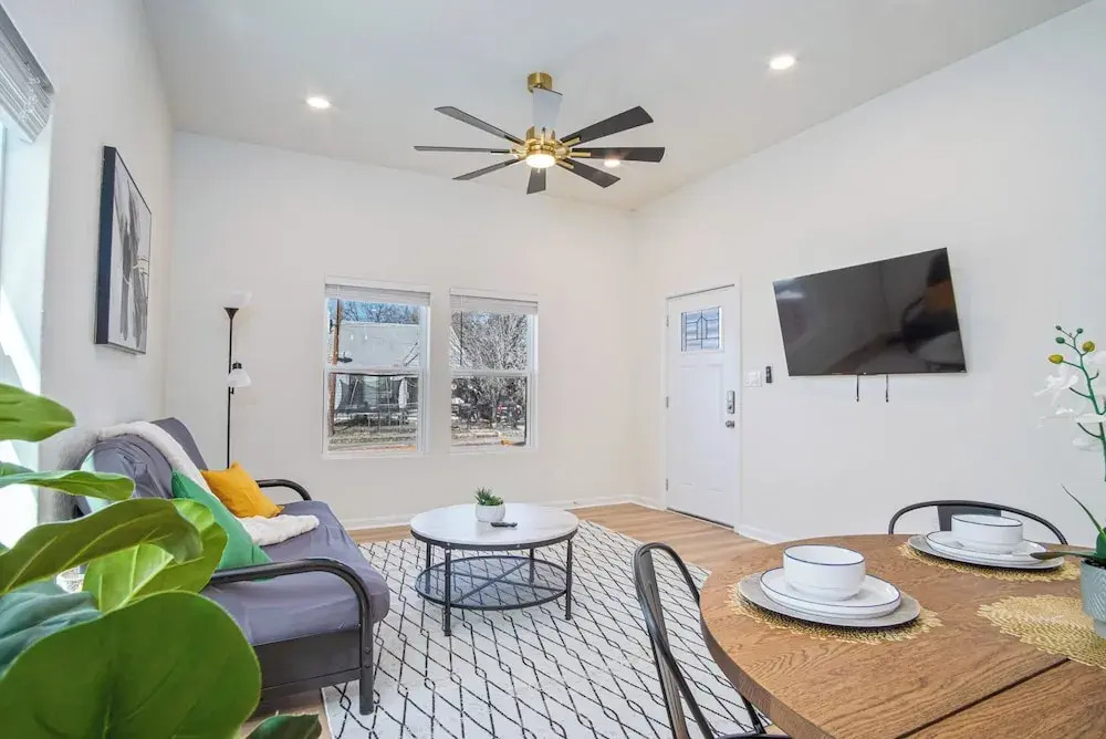 Feel Chill and Enjoy 4BR3BA Near Fun Riverwalk