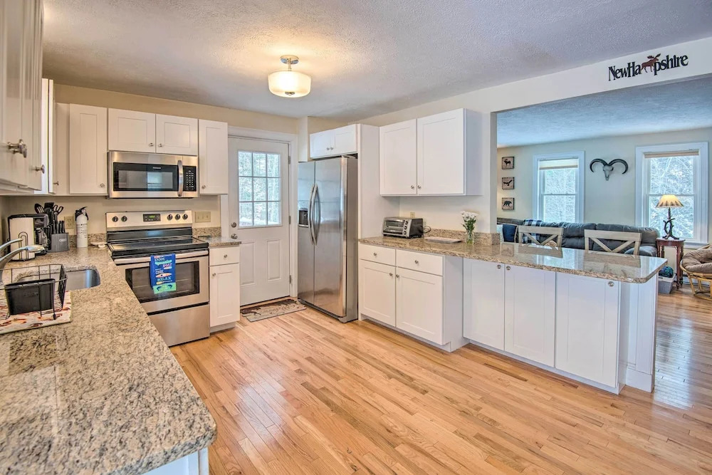 Gilford Home w/ Forest View, by Lake Winnepesaukee