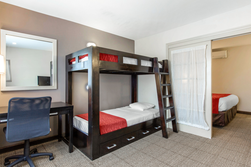 Best Western Inn & Suites San Diego Zoo -SeaWorld Area