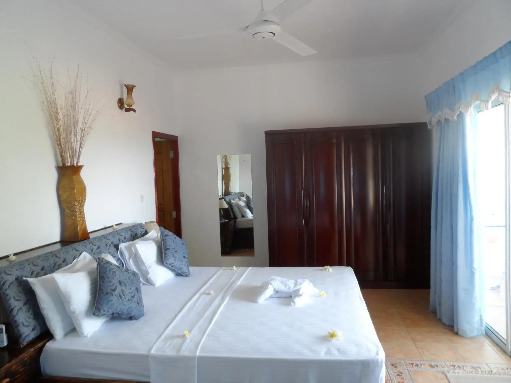 Divers Lodge Guest House