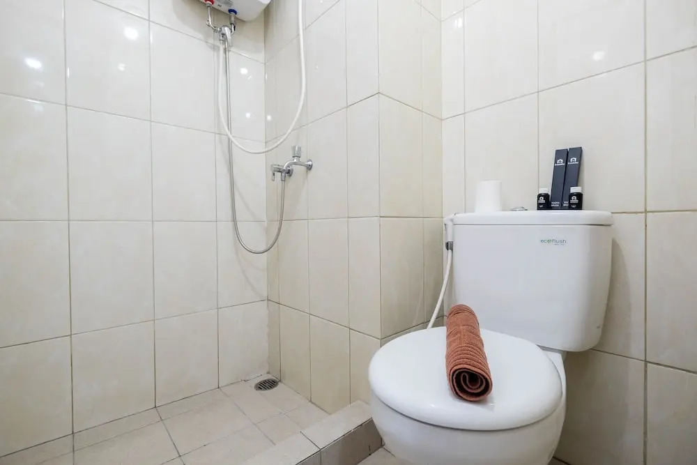 Comfortable Studio at Springlake Summarecon Bekasi Apartment