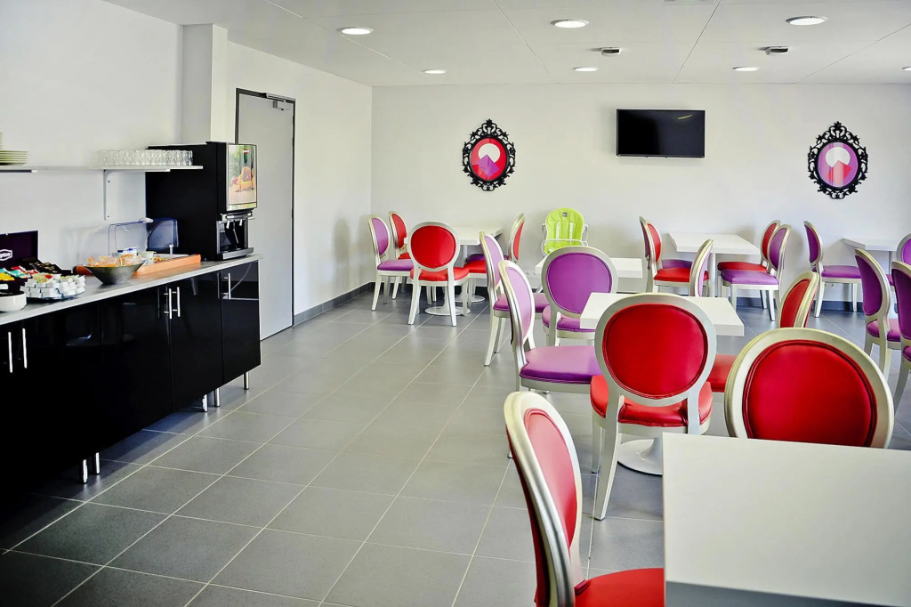 Coastal Stay With Pool in La Baule