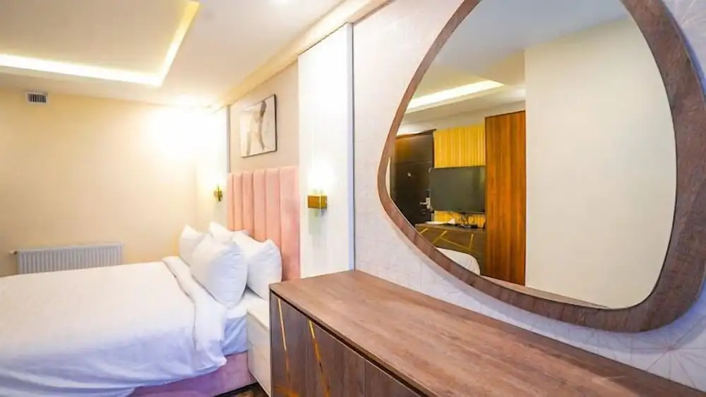 Fiora Hotel