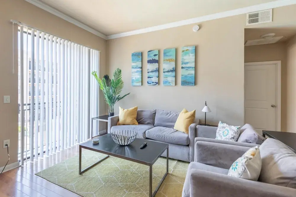 Executive Suite With Pool & Gym