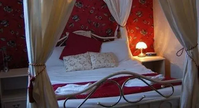 Bukhari Hotel