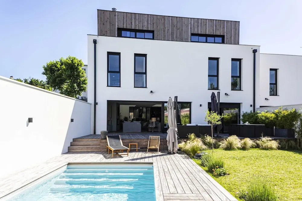 Stunning Home with Private Pool and Patio by GuestReady