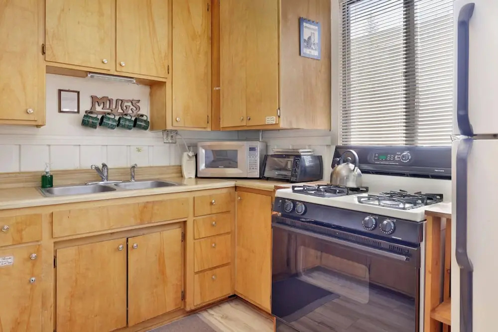 Jus’ Restin Village Retreat | Steps to Big Bear Village, Dining & Shops