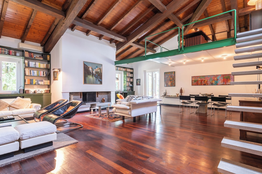 Villa Wanna - Design, Relaxation, and Nature near Milan