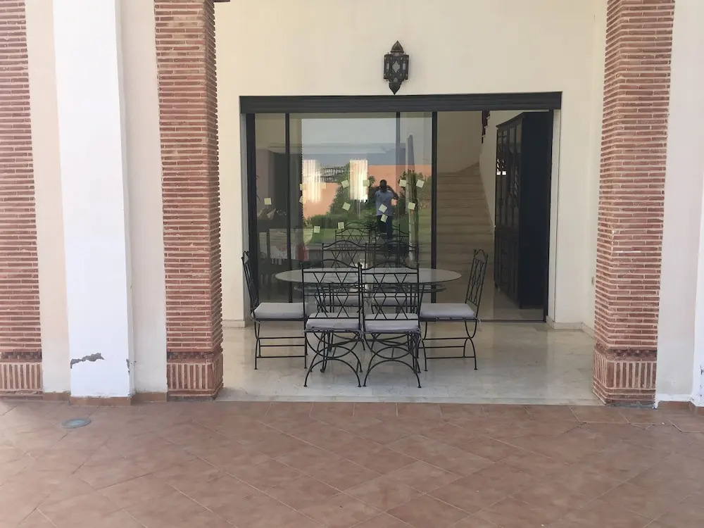 Spacious Comfortable Villa Ref T72024