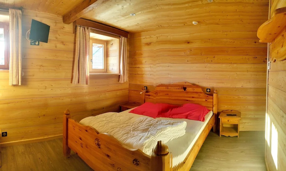 Chalet With 7 Bedrooms in Saint-jean-d'arves, With Wonderful Mountain