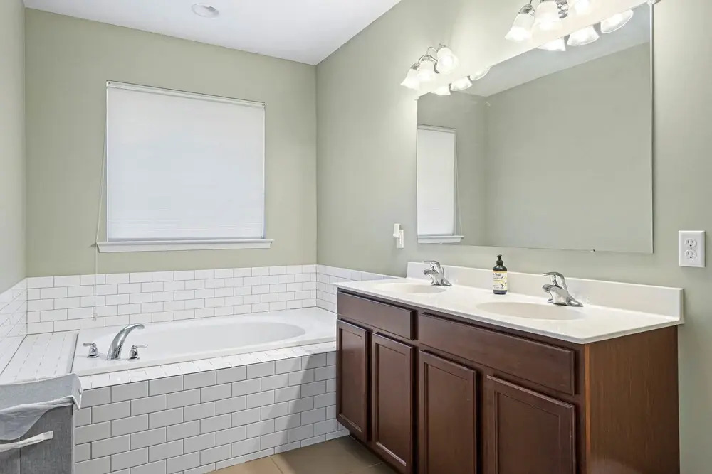 Grande Getaway Walking Distance to the Beach