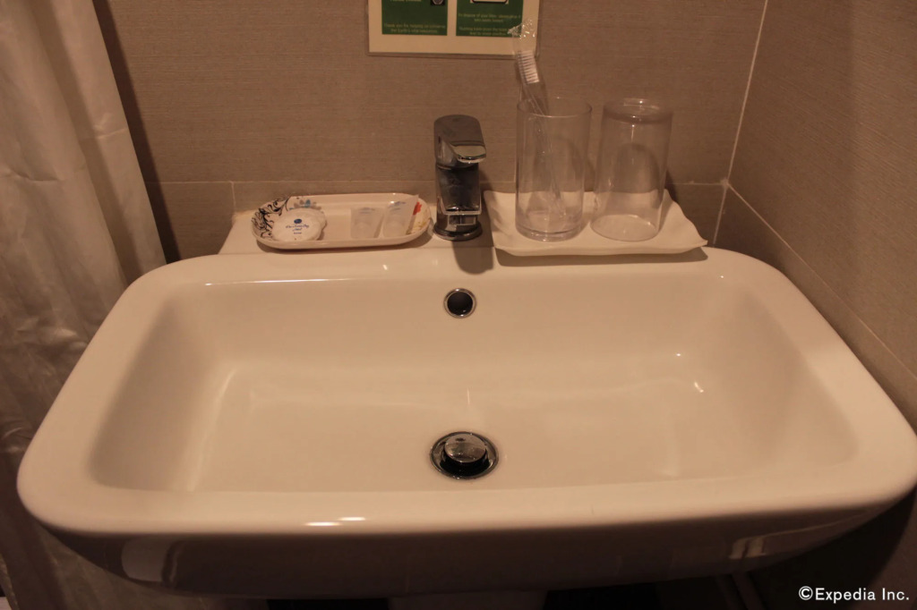 One Averee Bay Hotel