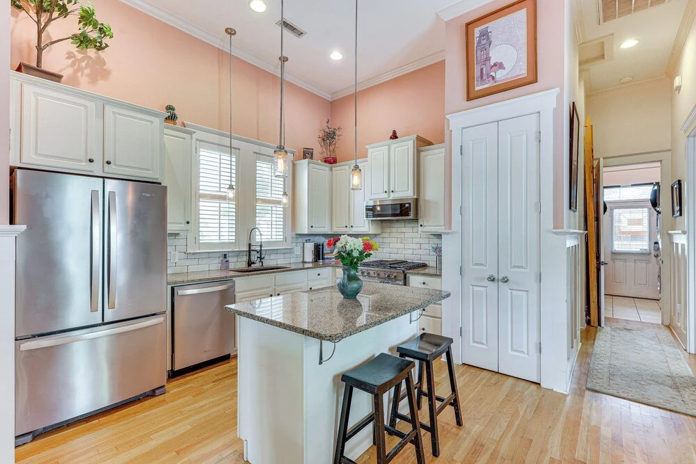 Charming Wilmington Cottage - Walk to Downtown!
