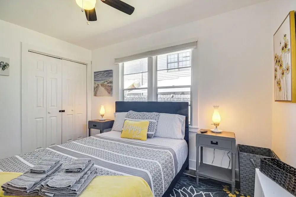 Charming Gulf Coast Cottage - 1 Mile to the Coast!
