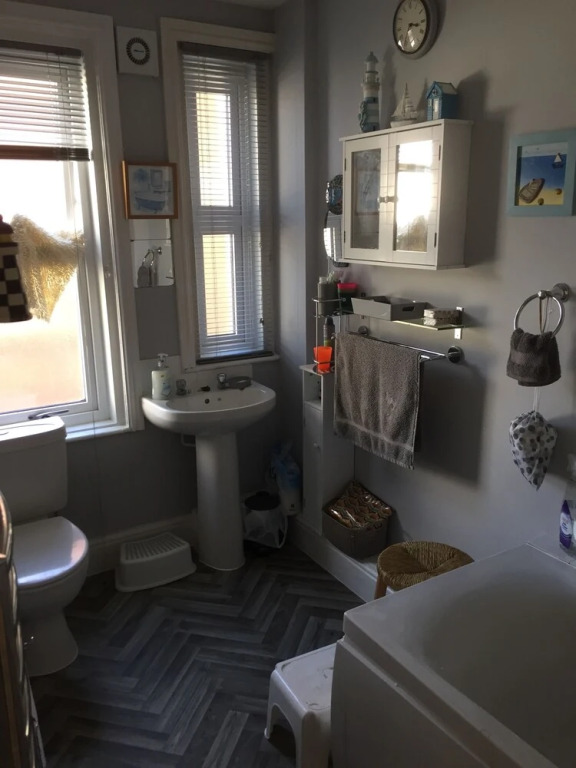 Modern 2 Bedroom Apartment in Central Exmouth