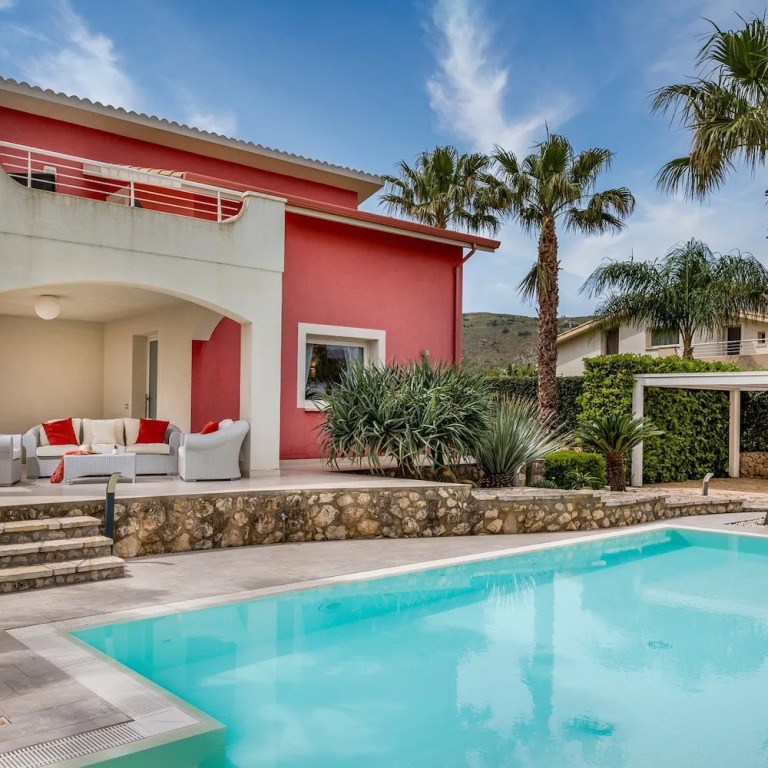 Villa Jacqueline con piscina privata 8 posti letto