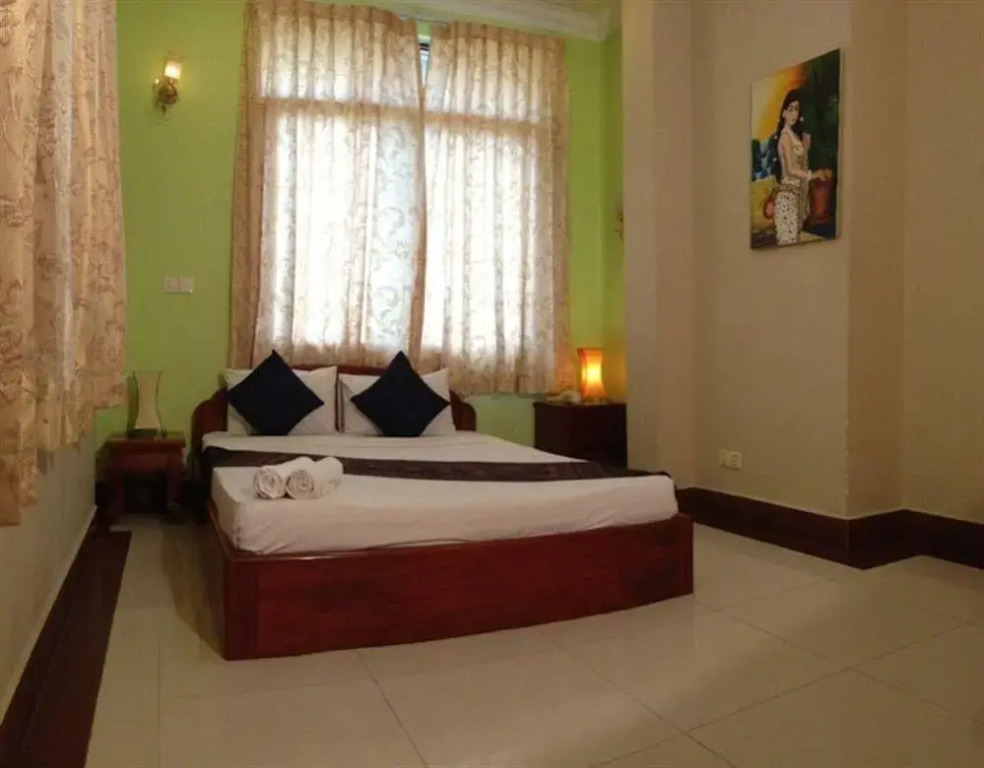 Golden Noura Villa Pub & Restaurant