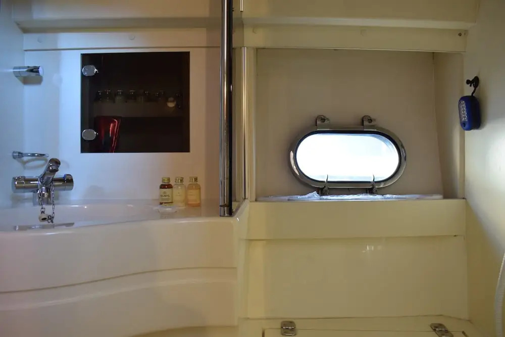 1 Bedroom Princess Live-aboard Boat