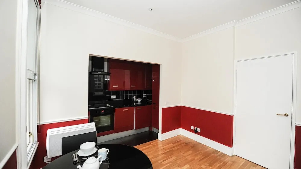 Bright And Spacious 1 Bedroom Apartment
