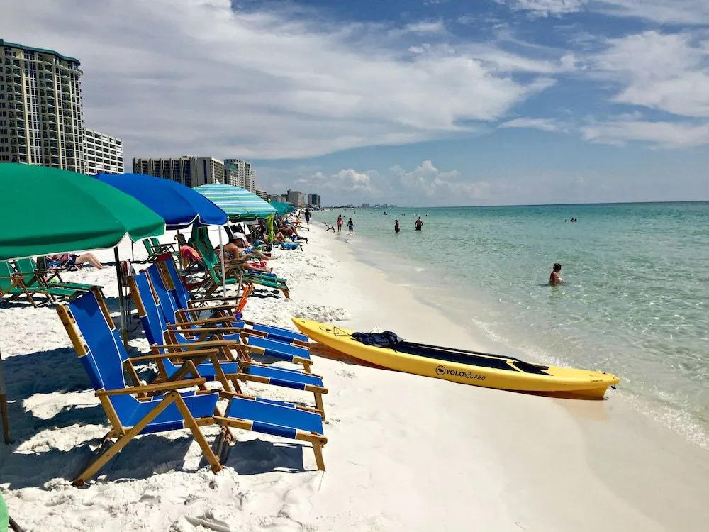 Pelican Beach Resort - Destin Condo Getaways by CLs