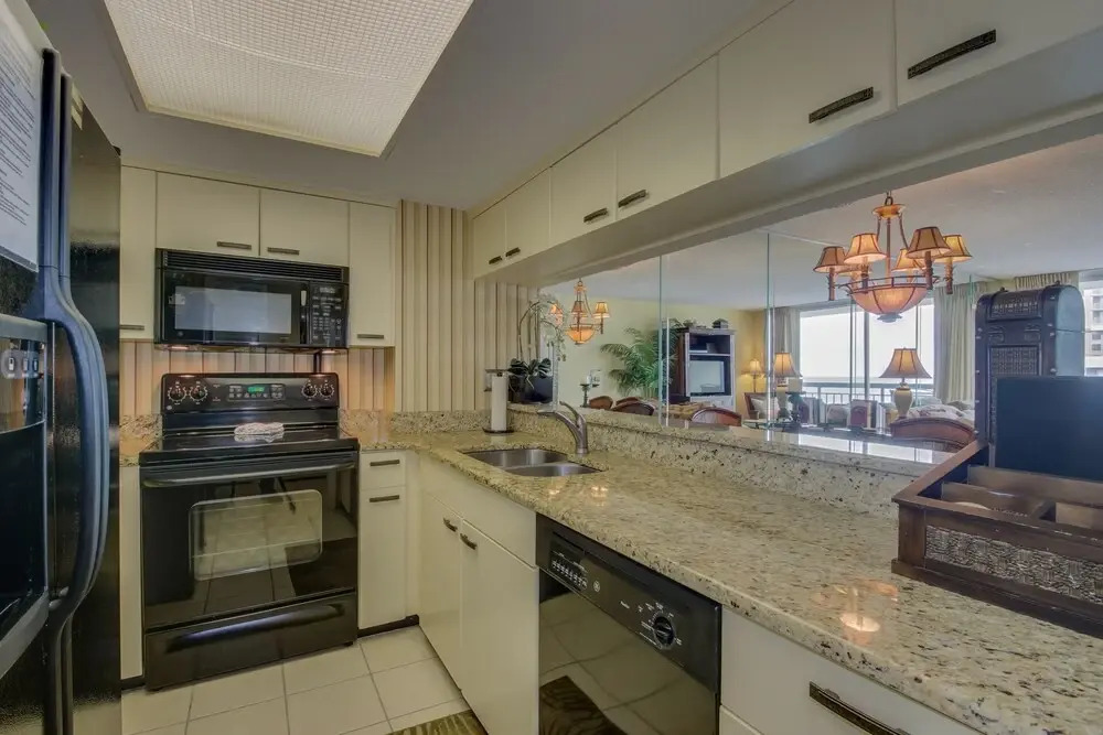 South Hampton 503 2br 2ba Oceanview 2 Bedroom Condo by RedAwning
