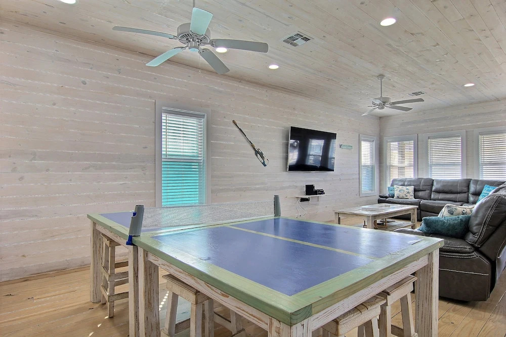 Wet-N-Wild 4Br Home