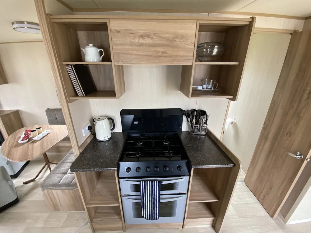 3 Bed 8 Berth Caravan in California Cliffs - D53
