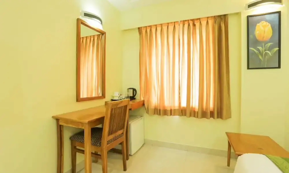 Treebo Vapr Guindy Ekkatuthangal