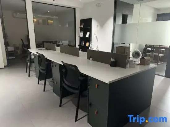 HtHotel(Dongguan TangxiaHigh-speedRailwaySouthStationBeanch)