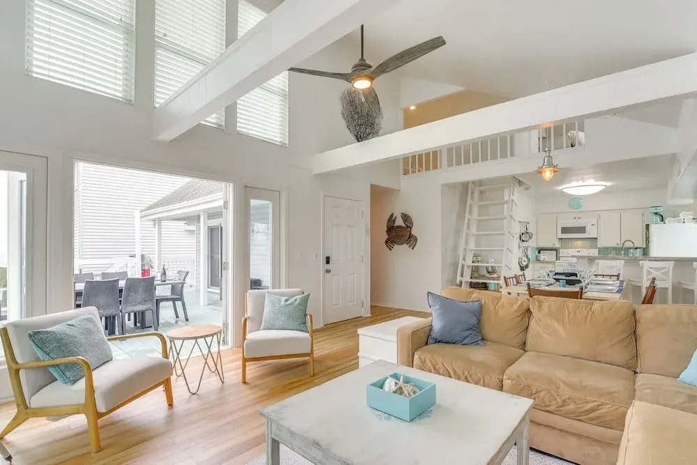 1 Block to Beach: Family Retreat in Galveston!