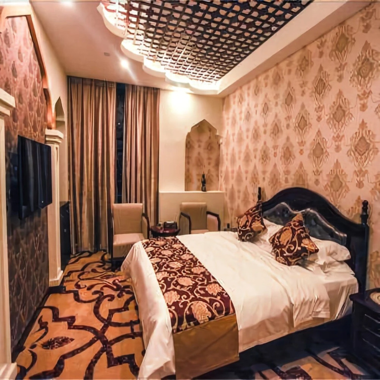 Window of World Theme Hotel