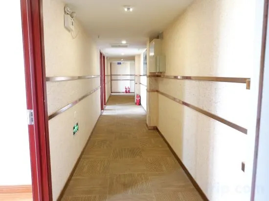 Zhouhai Hotel (Shijiazhuang Normal University Cangfeng Road)