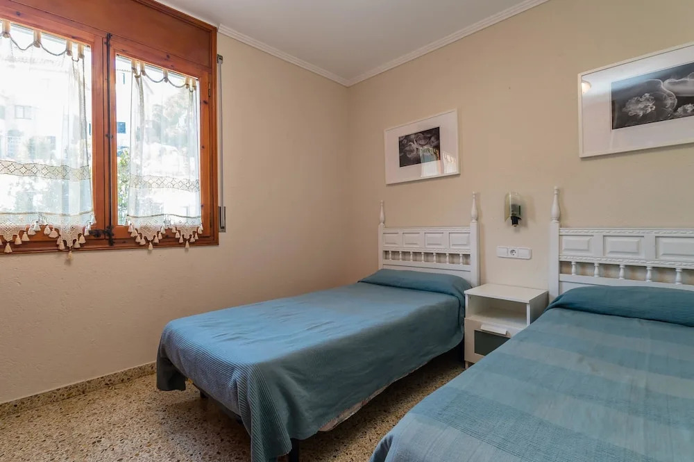 AE-1 CALELLA DE PALAFRUGELL, 4 Pax