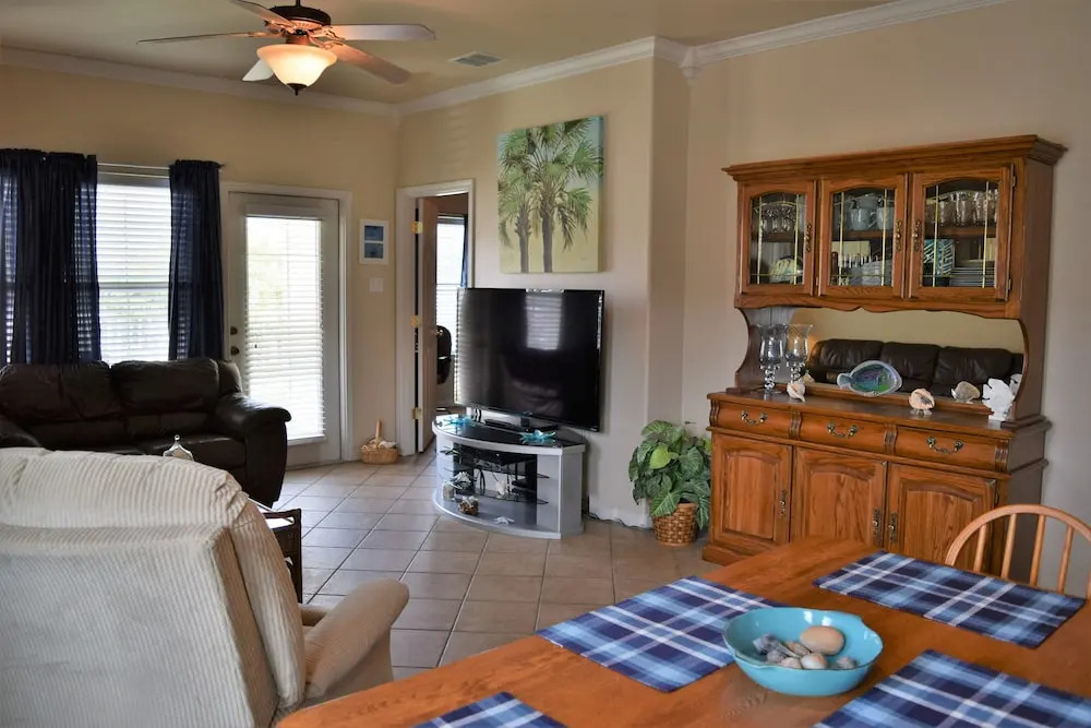 9Th St Town House #601 - Two Bedroom Townhome