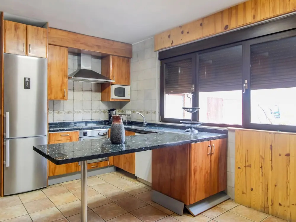 Villa in Villamuriel With Pool and Barbecue