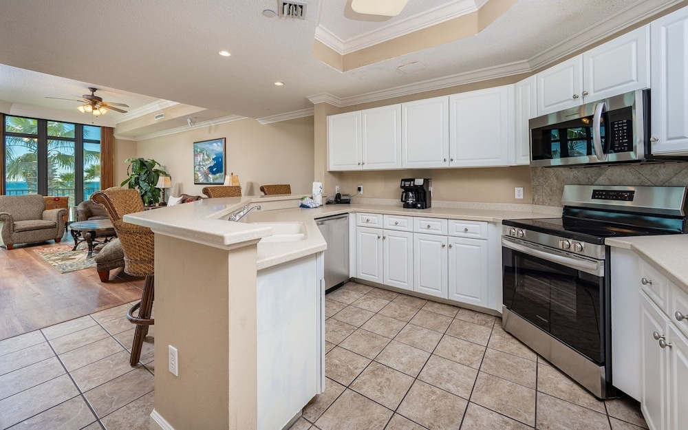 Phoenix West 206 3 Bedroom Condo