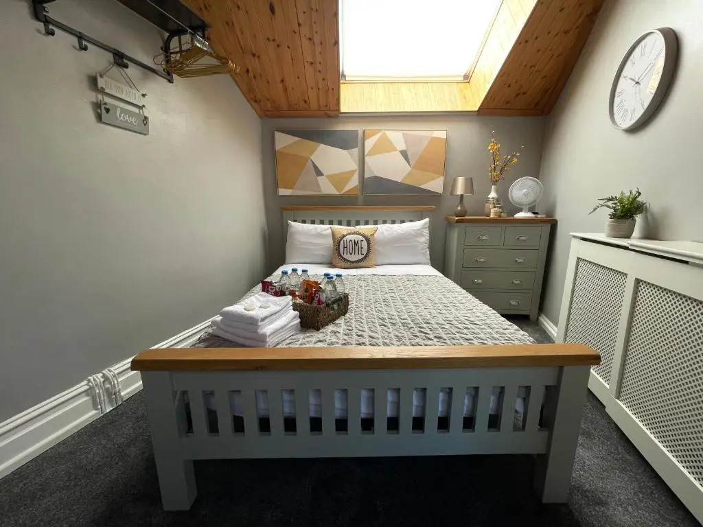 Westend Holiday Room 1 Brecon - Shared Bathroom