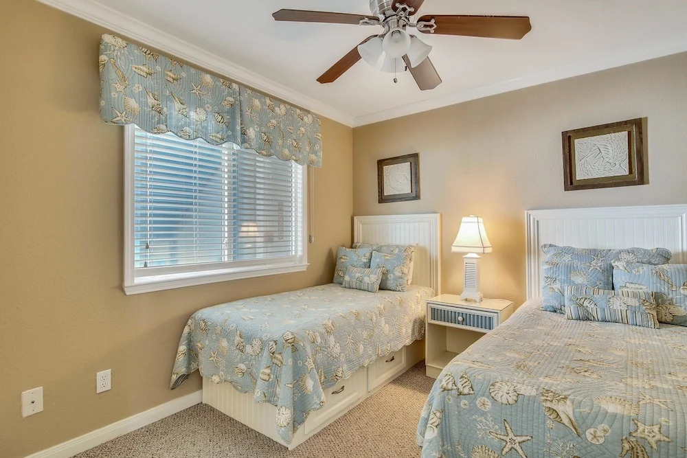 Seascape 1210 1 Bedroom Condo by RedAwning