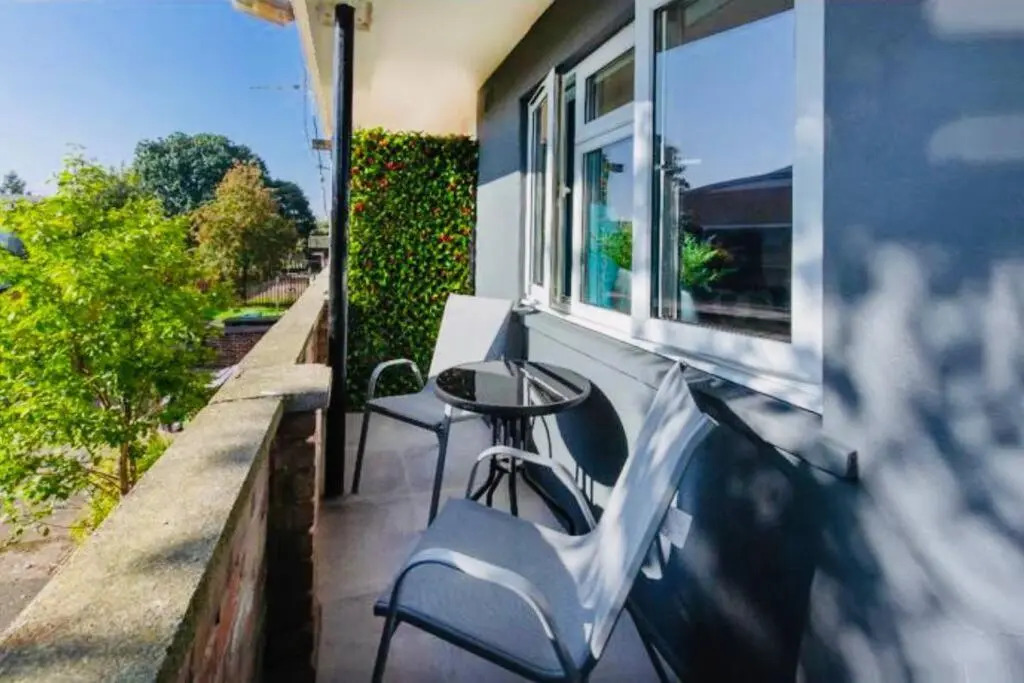 Lovely one bed apartment with free parking