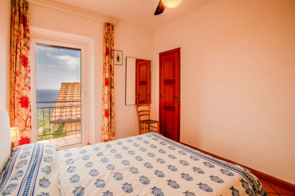 Apartment in the main square of Capoliveri with sea view-In Piazza Vista Mare