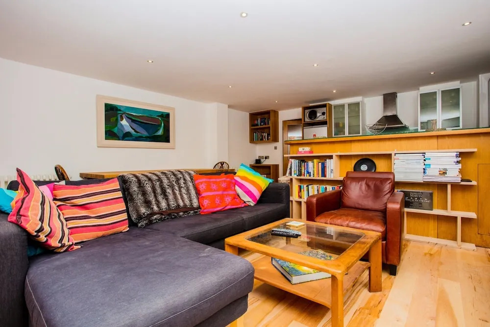 2 Bedroom Apartment with Patio - Sleeps 4