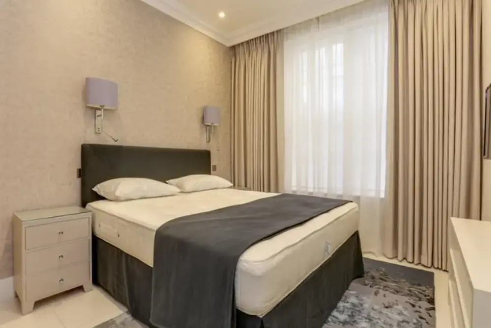 Luxury Mayfair 1 bed Apartment With A C