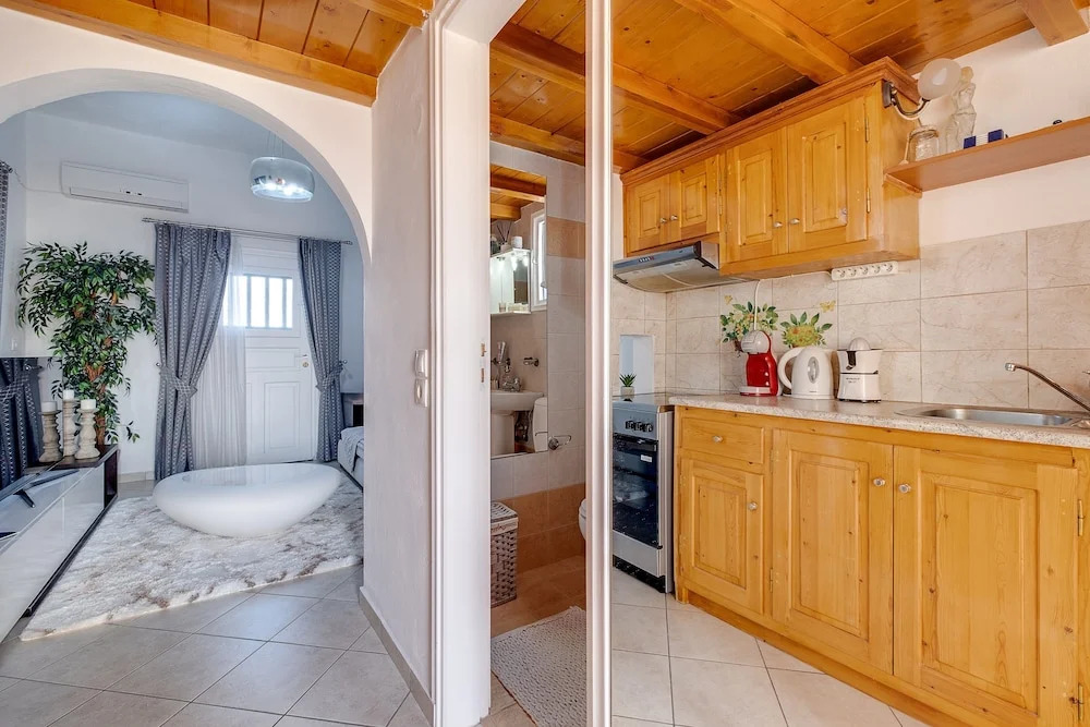 Paradise, Traditional Cycladic House
