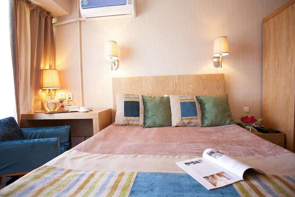 Club Hotel  Dostuk